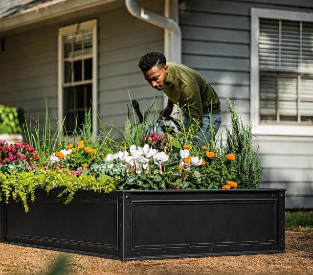 pic for Iron Flower Beds - The Customized Metal Raised Garden Bed Solution for Distributors and Homeowners1