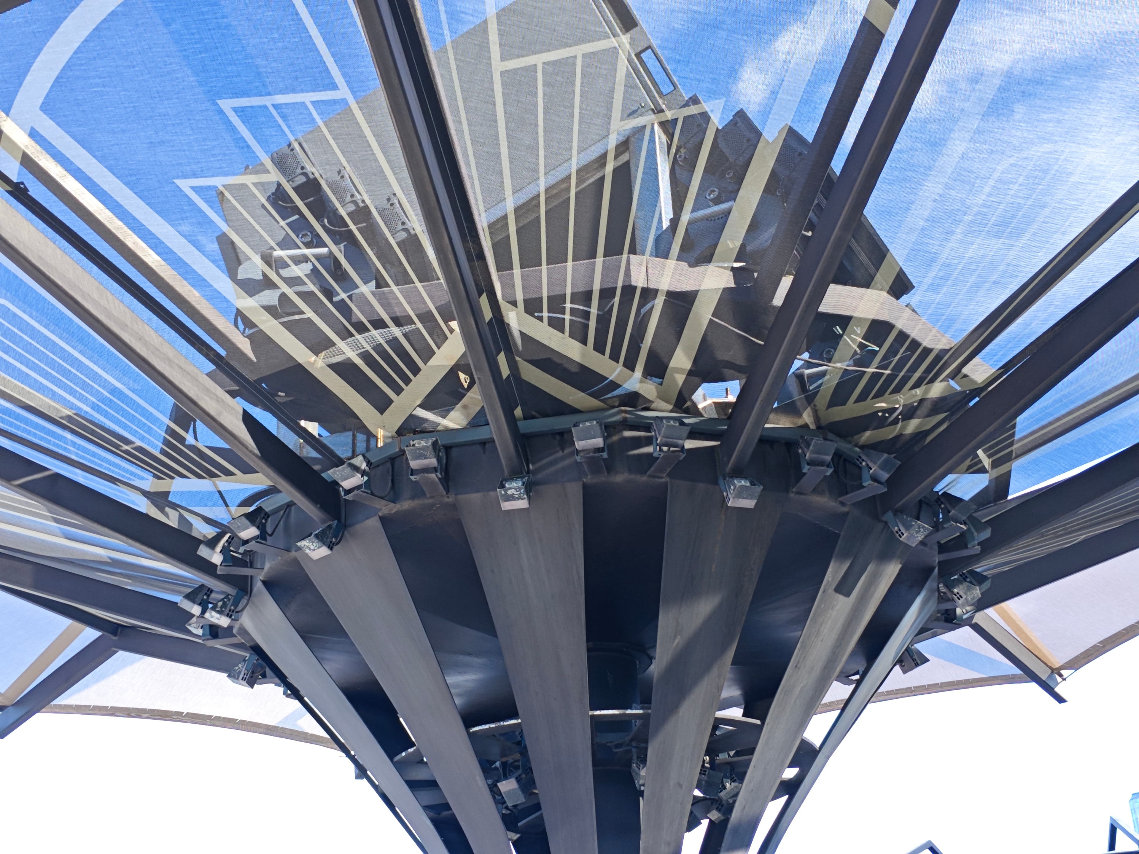 Circular transparent-roofed pergola 2