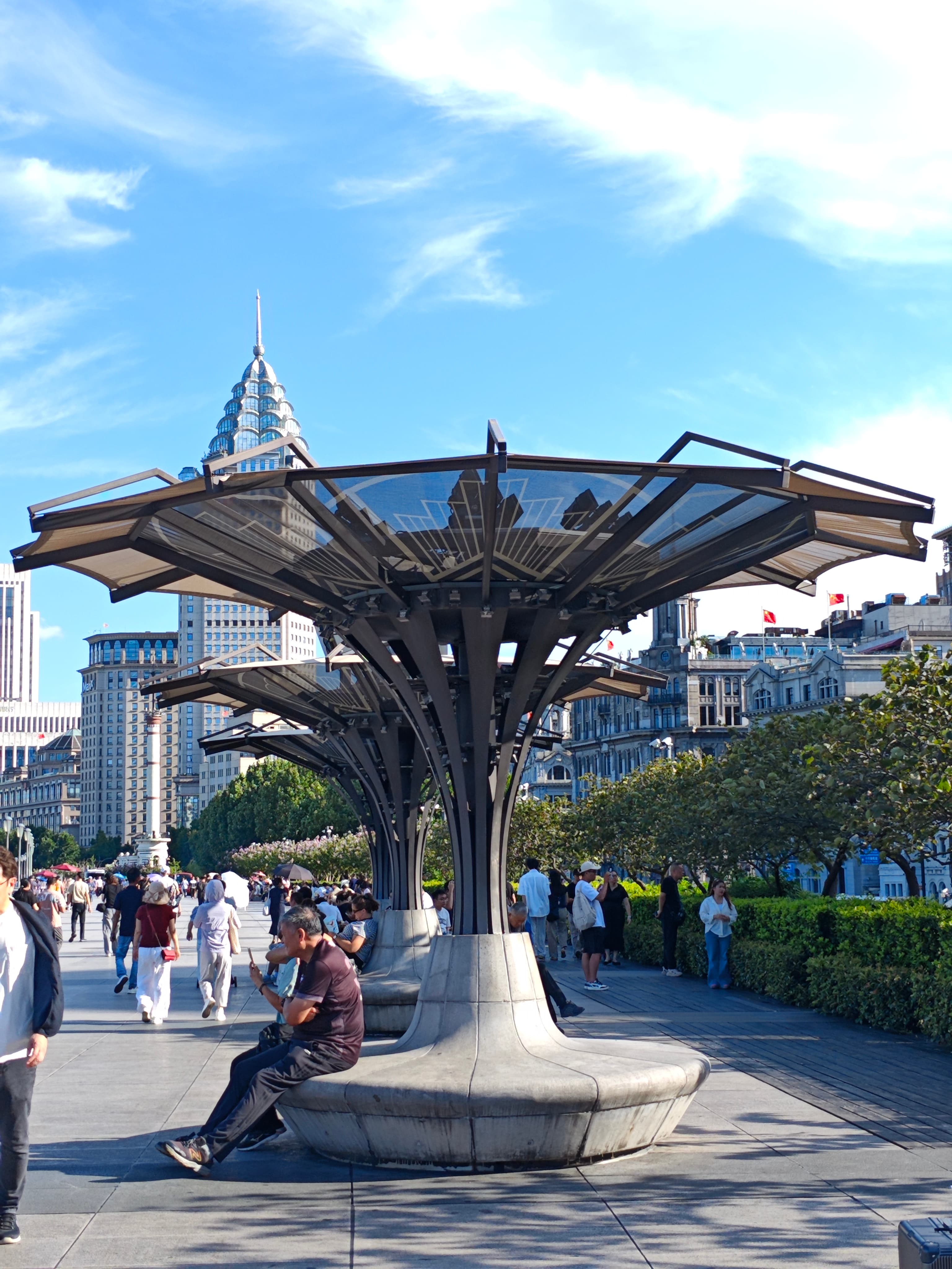 Circular transparent-roofed pergola