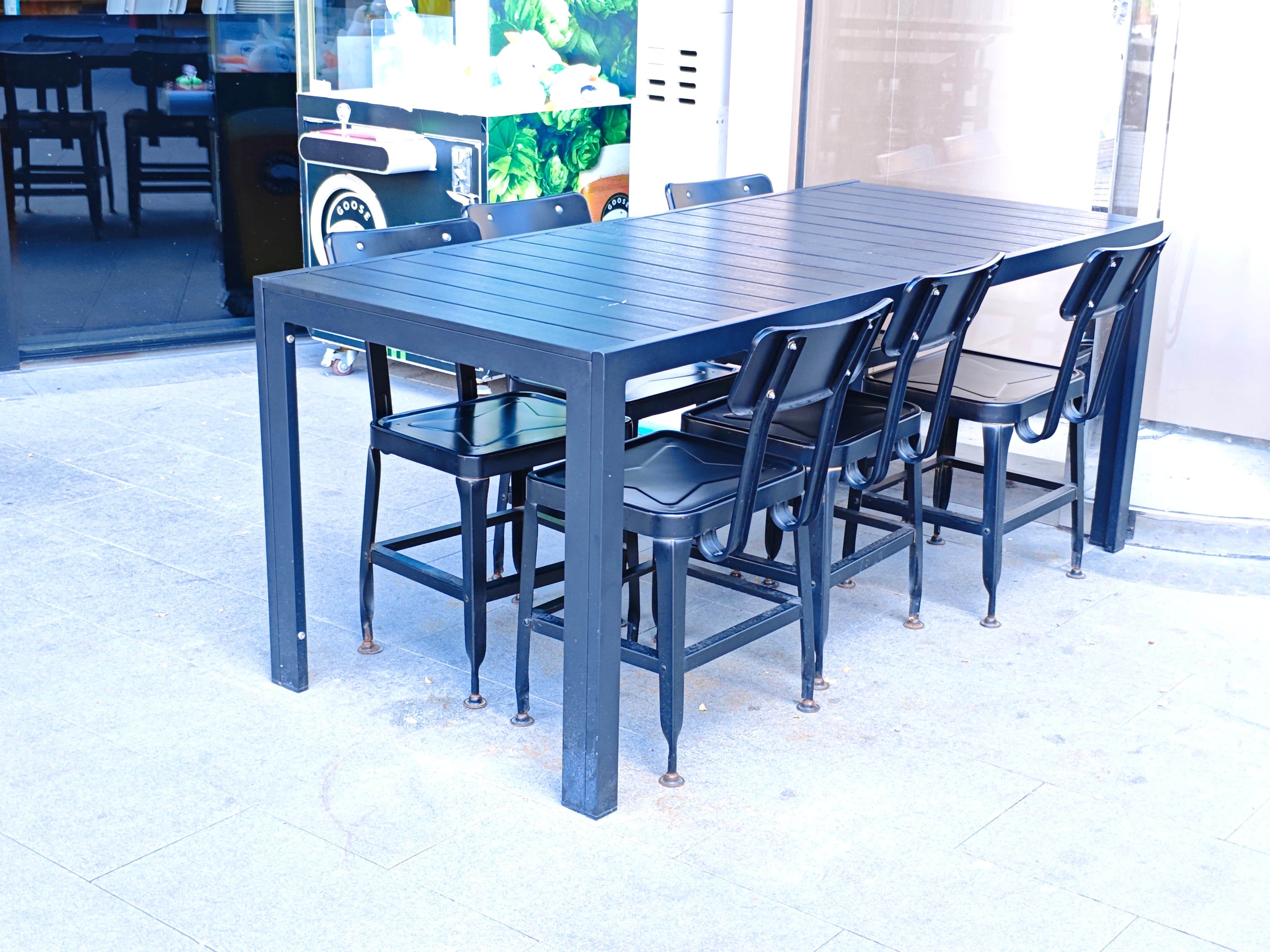 Traditional multi-seat picnic table